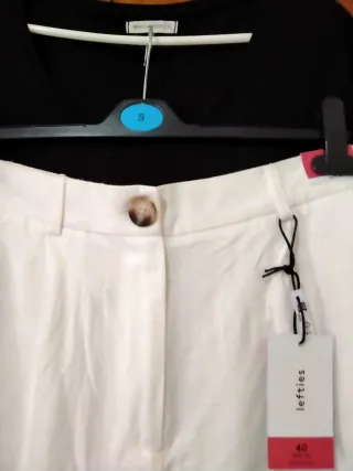 Conjunto Top Negro y Shorts Blancos sin estrenar