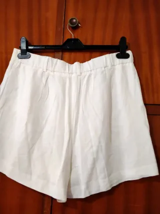 Conjunto Top Negro y Shorts Blancos sin estrenar