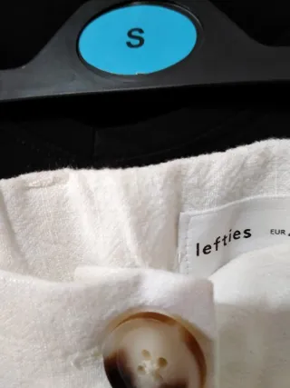 Conjunto Top Negro y Shorts Blancos sin estrenar