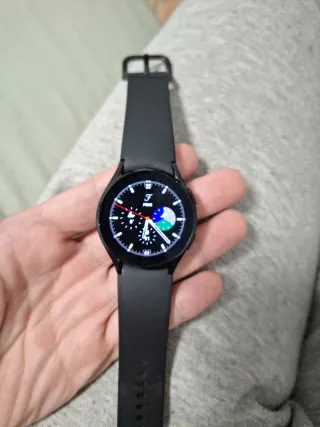 Samsung Galaxy Watch 4 Negro + Cargador