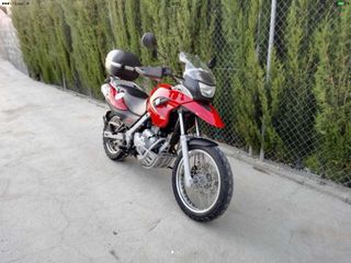 BMW F650 GS Roja y Negra