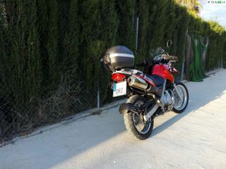 BMW F650 GS Roja y Negra
