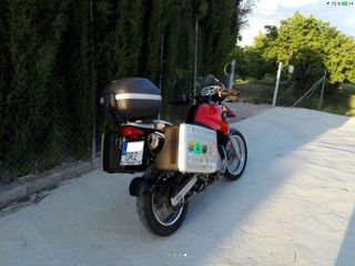 BMW F650 GS Roja y Negra