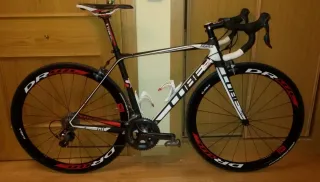 Bicicleta Cube Agree GTC SL+zapatillas