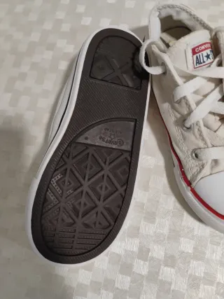 Deportivas Converse Blancas y Rojas Talla 26