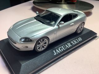 Coche Jaguar XK140 1/43 IXO.