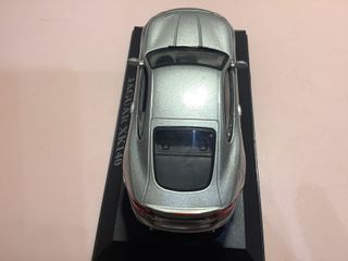 Coche Jaguar XK140 1/43 IXO.