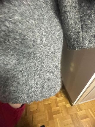 Abrigo gris de mujer