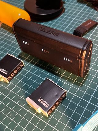 GoPro Hero 11 + Micrófono y Accesorios