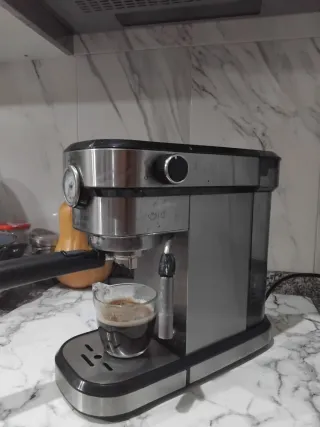 Cafetera Espresso Cecotec Cafelizzia