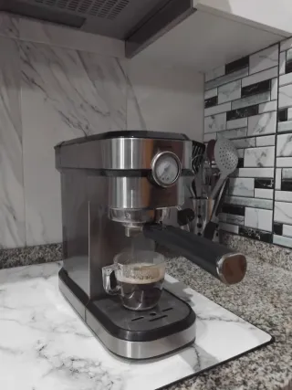 Cafetera Espresso Cecotec Cafelizzia