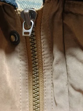 Chaquetón marrón y verde