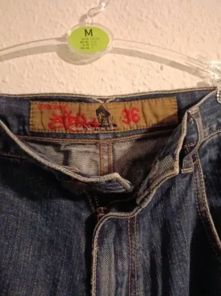 Pantalón vaquero tribal