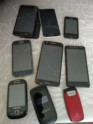 Lote de 9 móviles no sé si funcionan creó alguno s