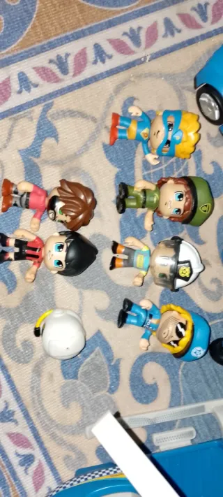 Juguetes: Helicóptero, Coche y Figuras pin y pon