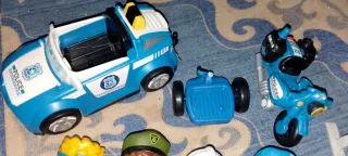 Juguetes: Helicóptero, Coche y Figuras pin y pon