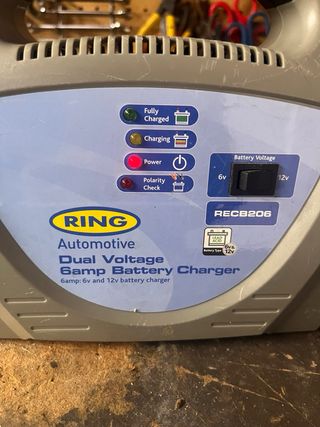 Cargador Baterías Ring 6V/12V 6A