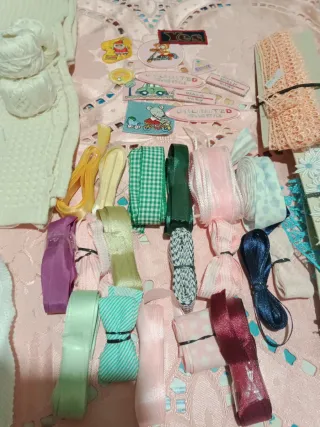 Merceria varia: nastri, pizzi