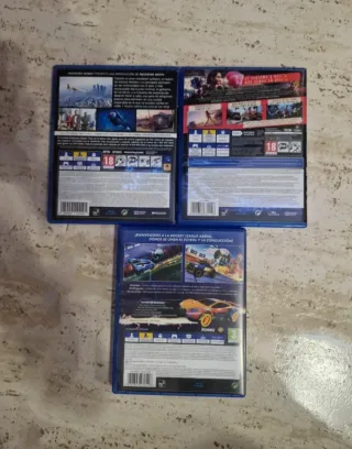 PS4 Slim + 2 controller + 3 giochi