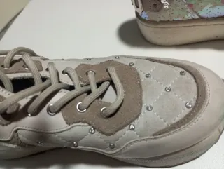 Zapatillas con lentejuelas plateadas y rosas