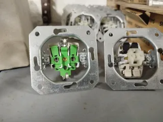 Lote Mecanismos Eléctricos Siemens Delta