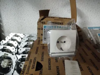 Lote Mecanismos Eléctricos Siemens Delta
