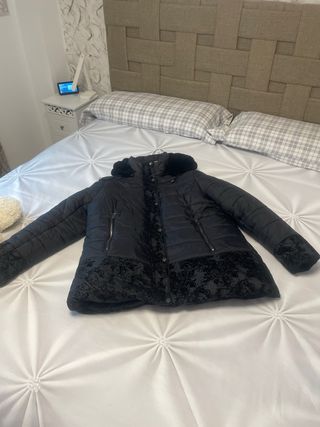 Abrigo/Parka Negra Mujer