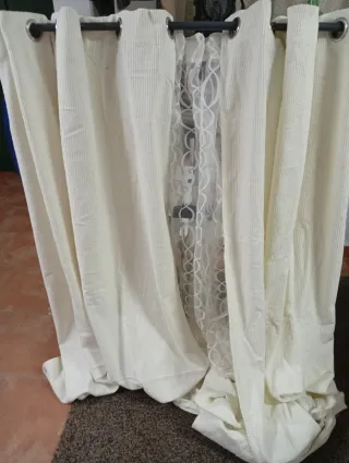 Set di 4 tende: 2 trasparenti e 2 oscuranti