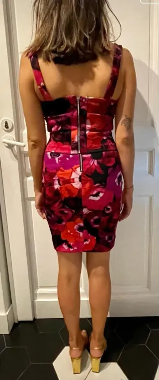 Conjunto top y falda Guess "xs"