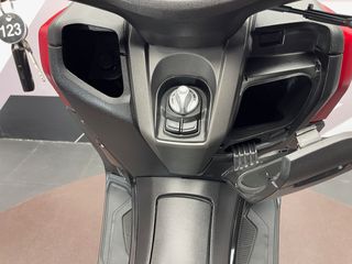 Yamaha NMAX 125 ABS Granate