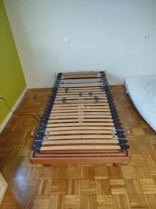 Cama articulada motorizada