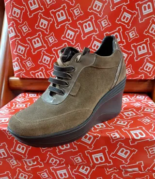 Scarpa donna camoscio con zeppa colore tortora mar