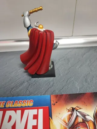 Figura de plomo Odin Marvel