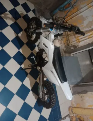 Moto Motocross Blanca