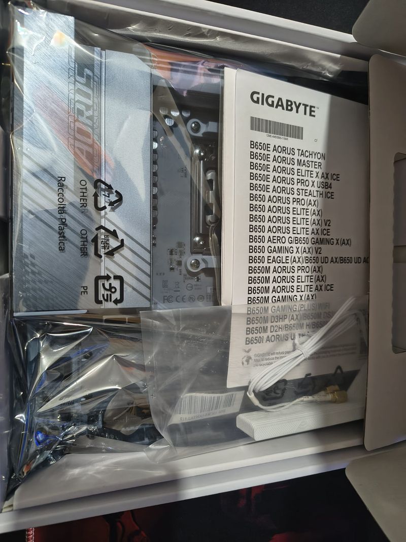 Gigabyte B650M AORUS ELITE AX ICE Micro ATX AM5 afbeelding 4