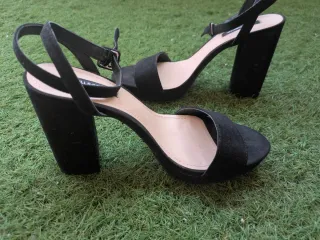 Sandalias Pull&Bear tacón negro 11 cm