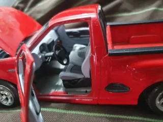 Ford Svt f150 rojo