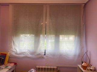 2 Estores blancos habitación  juvenil