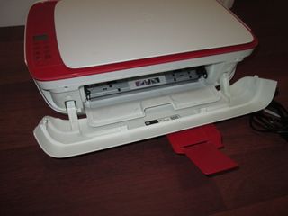 Impresora HP DeskJet 3635 Roja y Blanca