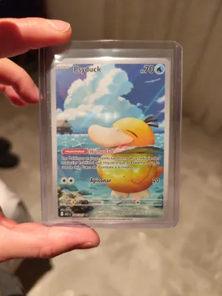 Psyduck Héroes Ascendentes AR