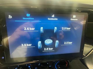 TOYOTA Hilux 2.4 D4D Cabina Doble GX HVO100