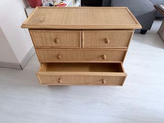 Cómoda de Rattan y Madera