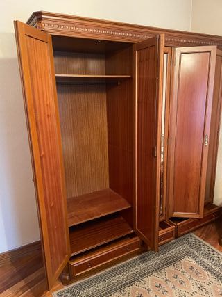 Armario de madera cerezo maciza