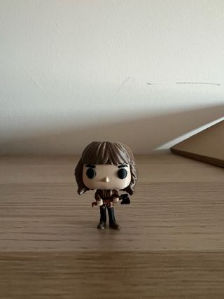 Funko Joyce Byers Stranger Things hacha