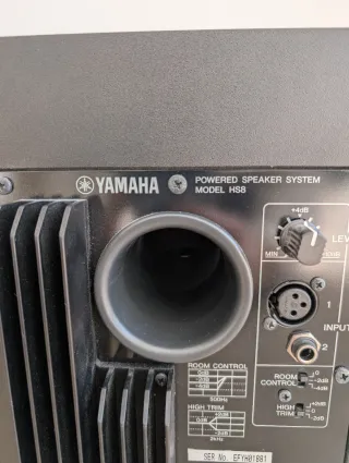 Yamaha HS8 - Pareja Monitores Activos