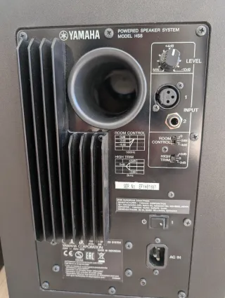 Yamaha HS8 - Pareja Monitores Activos