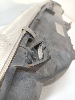 FARO DERECHO CITROEN AX