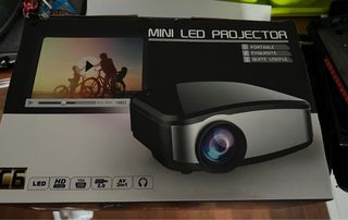 Proyector LED C6 Negro y Plateado