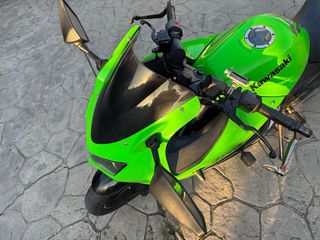 Kawasaki Ninja 250 RMoto deportiva
