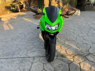 Kawasaki Ninja 250 RMoto deportiva